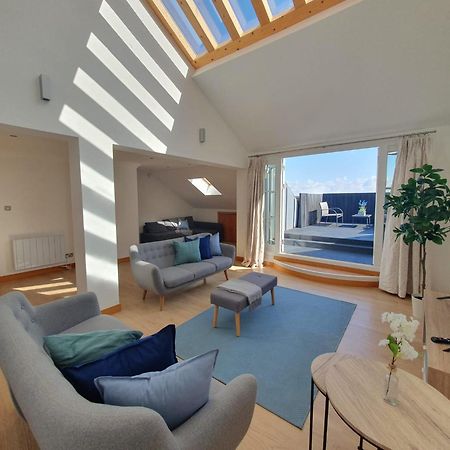 Weekly & Monthly Stays In Penthouse For Contractors Or Leisure Single Or Superking Beds Available Беркенгед Екстер'єр фото