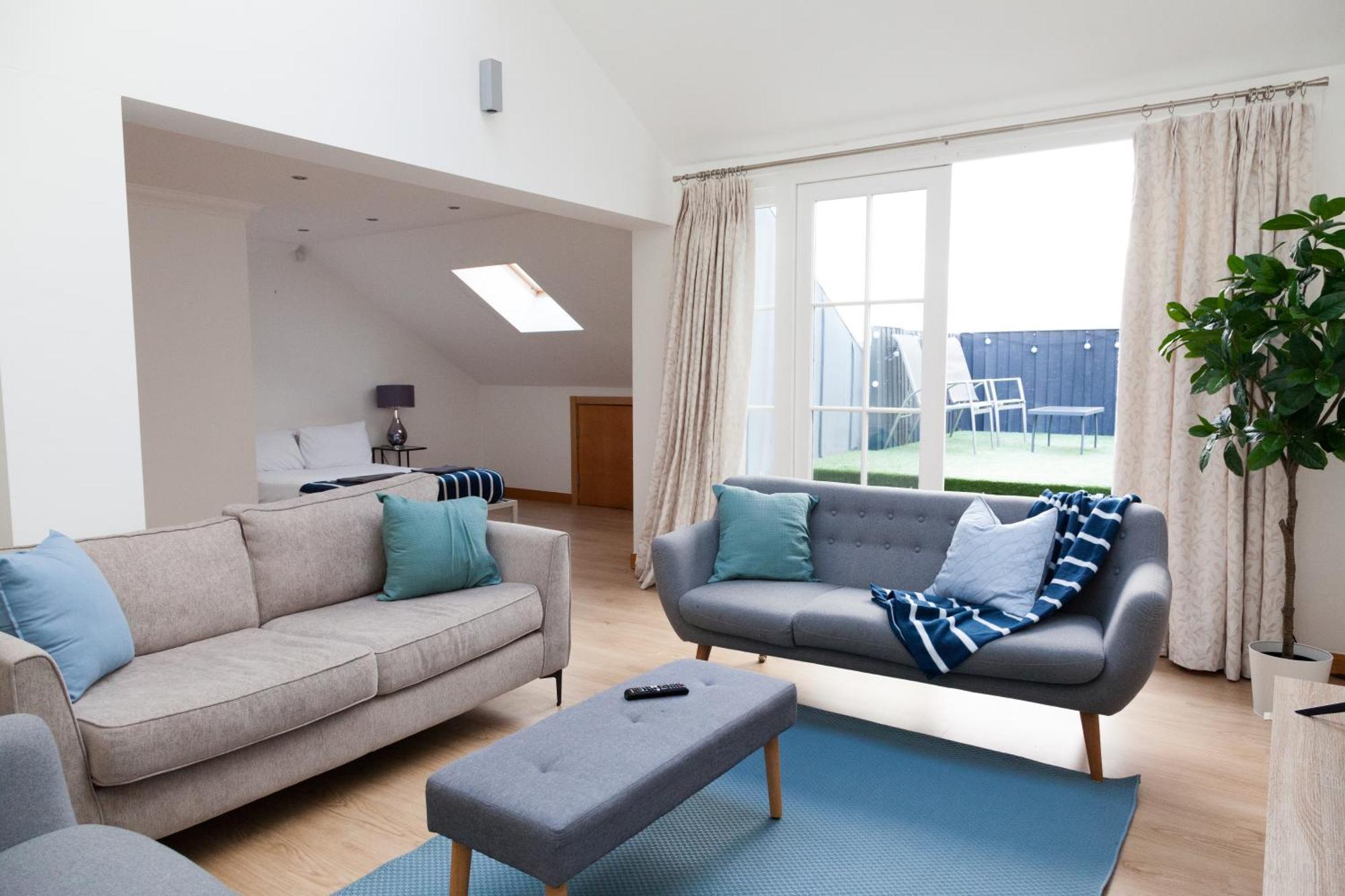 Weekly & Monthly Stays In Penthouse For Contractors Or Leisure Single Or Superking Beds Available Беркенгед Екстер'єр фото