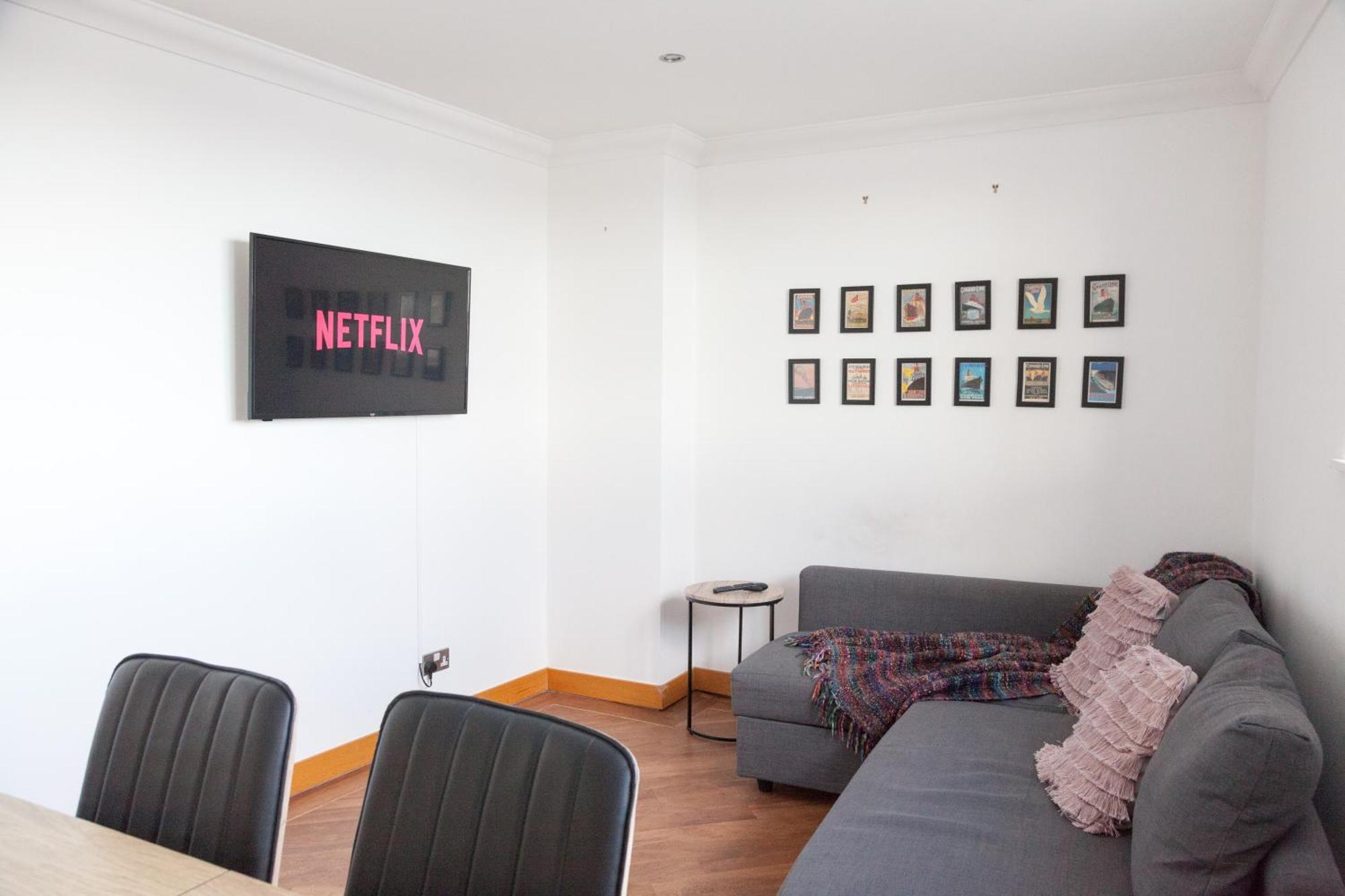 Weekly & Monthly Stays In Penthouse For Contractors Or Leisure Single Or Superking Beds Available Беркенгед Екстер'єр фото